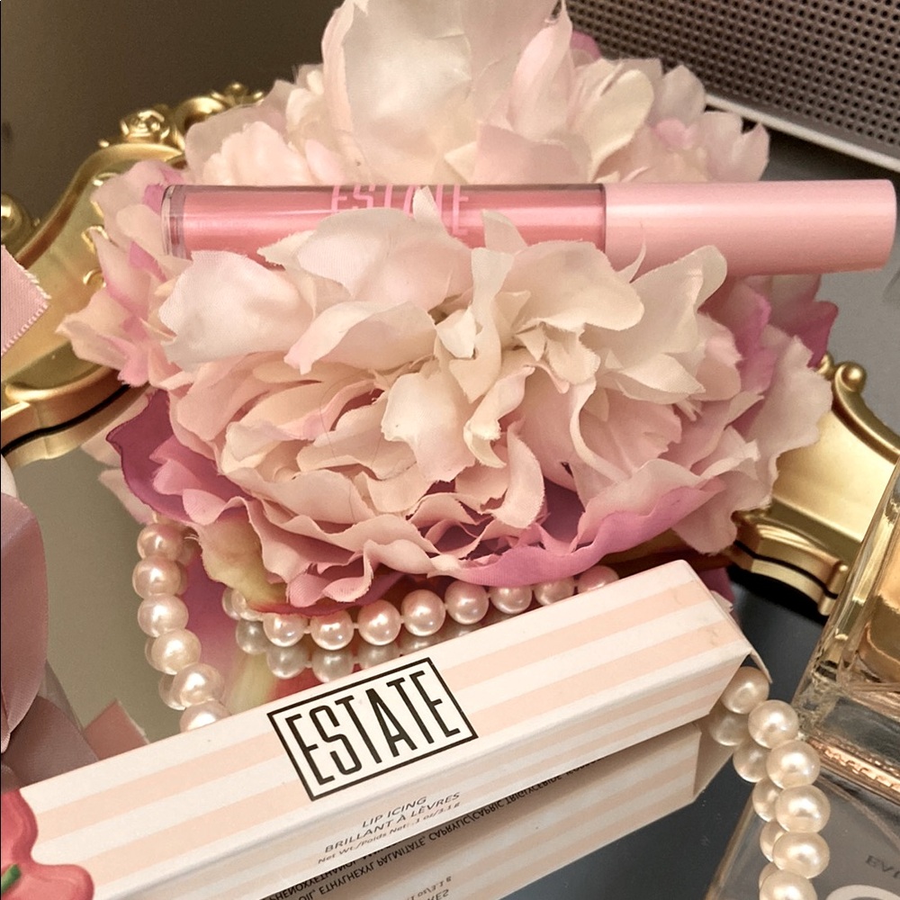🆕Estate lip icing in shade drip